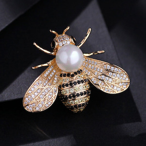 Brooch: Fresh Accessories - Brooch Bee Pearl Gold