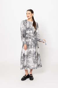 Seeking Lola Sash Maxi Dress - Mono Pixel