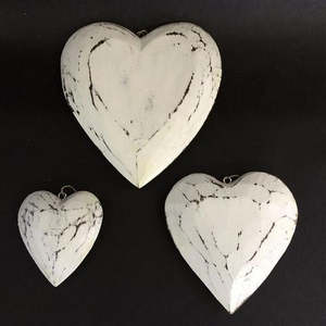 Homeware: Voodoo 3 white wall hearts