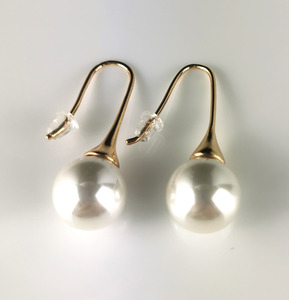SHE Gold Pearl Earrings
