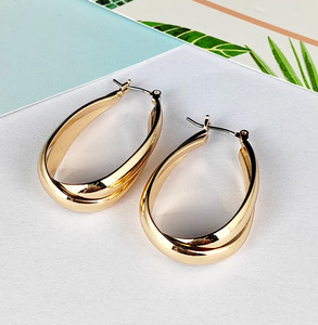 Jewellery: SHE Smooth Hoops Earrings - Gold