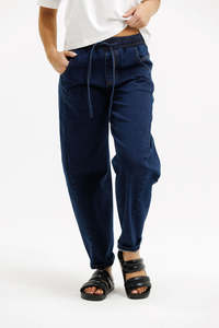 Clothing: Homelee Barrel Jeans - Indigo Wash