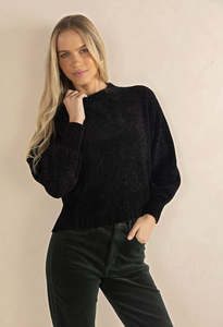 Humidity Lifestyle: Humidity Chenille Jumper - Black