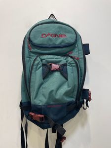 Bags And Carriers: Green Dakine Heli Pro Backpack