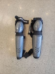 Black SixSixOne Knee Shin Pads, Adult / One Size