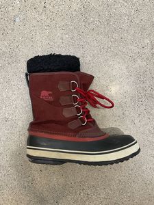 Burgundy/Black Sorel Winter Carnival, EU 37 / US 6
