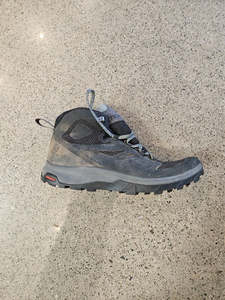 Black Salomon Gore-Tex Hiking Boots, UK 7