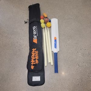 Team And Court Sports: White Grays Cricket Set