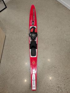 Red Connelly F3 Concept, 65"