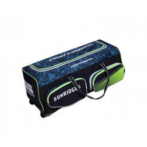 Wheelie Bags: SS PROFESSIONAL WHEELIE KITBAG