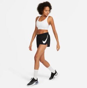 NIKE WOMENS SWOOSH RUN SHORT
