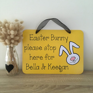 Personalised 'Easter Bunny Stop Here' sign squiggle-art