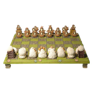 Kiwiana: Kiwi vs Sheep Chess Set