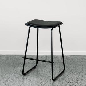 Gemini: Gemini c7 barstool in black
