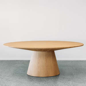 Alice Dining: Alice oval dining table in oak