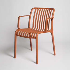 Jasper chair in clay