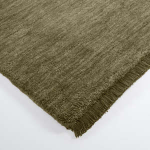 Sandringham: Sandringham NZ wool rug in Basil