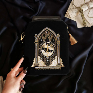Bookish Gifts: Dragon Lore E-Reader Sleeve (Large)