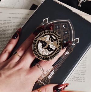Bookish Gifts: Dragon Rider Clingie