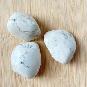 Tumbled: Howlite Palm Stone