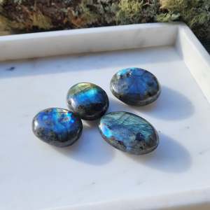 Palm Stones 1: Labradorite | Palm Stone