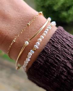 Natural Gemstone Bracelets: Simple Pearl Bracelet