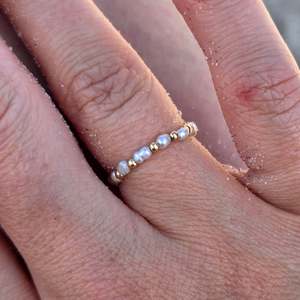 Pearl Stretch Ring | Gold