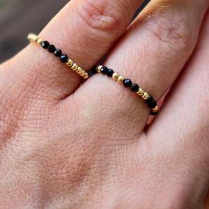 Black Spinel Stretch Ring | Gold