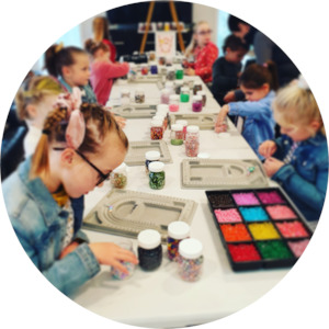 Childrens B Party Workshops: Mobile Birthday Party!