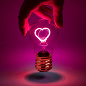 Lightbulb Lamps: Pink Heart Lightbulb Lamp USB Recharge