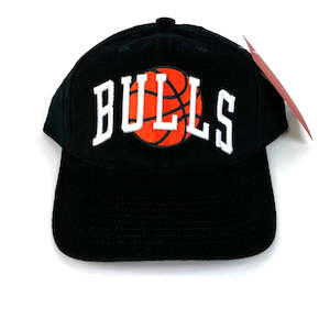 Mitchell & Ness Cord Arch Bulls Cap - Black