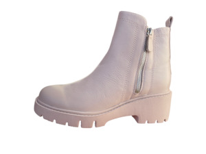 DJANGO & JULIETTE UMEE