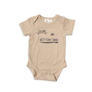 Ss 22: OLLIE AND BOTTOM TURNS SHORT SLEEVE BODYSUIT - SAND COLOUR