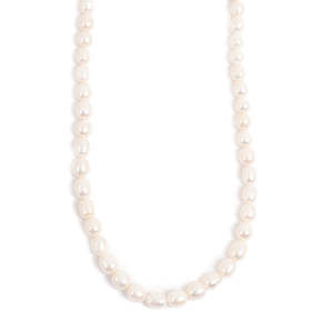 Jewellery: Fresh Water Pearl Necklace