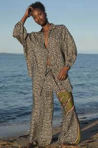 Clothing: Anything But Ordinary Shirt / Leopard Palm