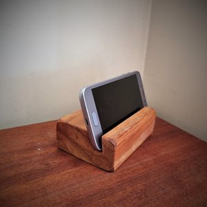 Recycled Timber Phone holder - STIM CRAFTMANSHIP