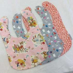 Baby Gifts: Stitchbird Bib