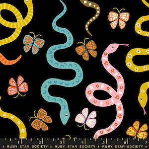 Ooh Lucky Lucky Garden Snakes in Black