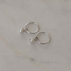 Sleepers: Sophie Mini Pearl Sleepers - Silver