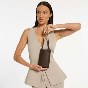 Accessories Giftware: Status Anxiety Voyager - Cocoa