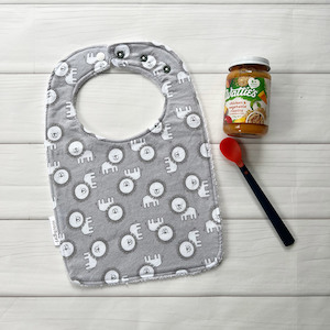 Products: Feeding Bib – Grey Lions – StitchGirl