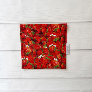 Snack Bag – Strawberries – StitchGirl