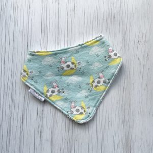 Products: Dribble Bib – Cow Jumps Over The Moon – StitchGirl