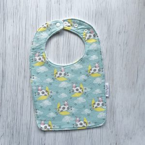 Products: Feeding Bib – Cow Jumps Over The Moon – StitchGirl