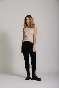 Weekend Ready: Larisa Pant - Black