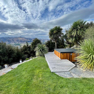 All: Insulated and Lockable Cover For Square Hot Tub