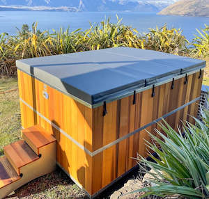 Insulated Hard and Lockable Cover For Pools