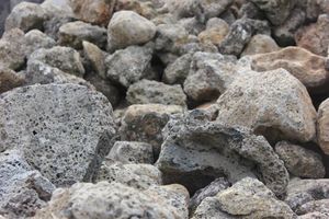 Landscape Supplies: Moss Rock