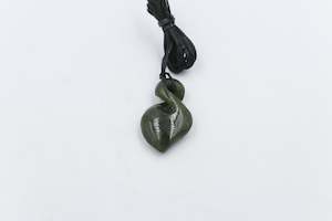 Greenstone Carving Collection: New Zealand Greenstone Twist