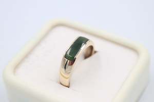 9ct Gold Greenstone Ring